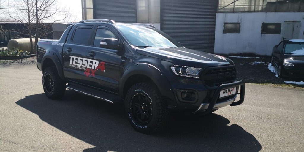 FORD RANGER Wildtrak GRAU TESSER4x4 + HURTER