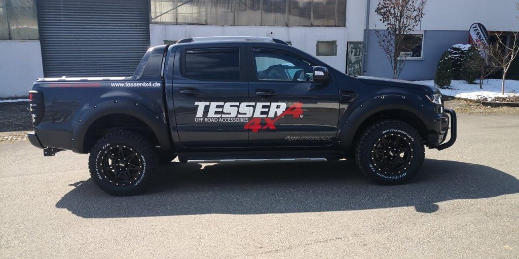FORD RANGER Wildtrak GRAU TESSER4x4 + HURTER