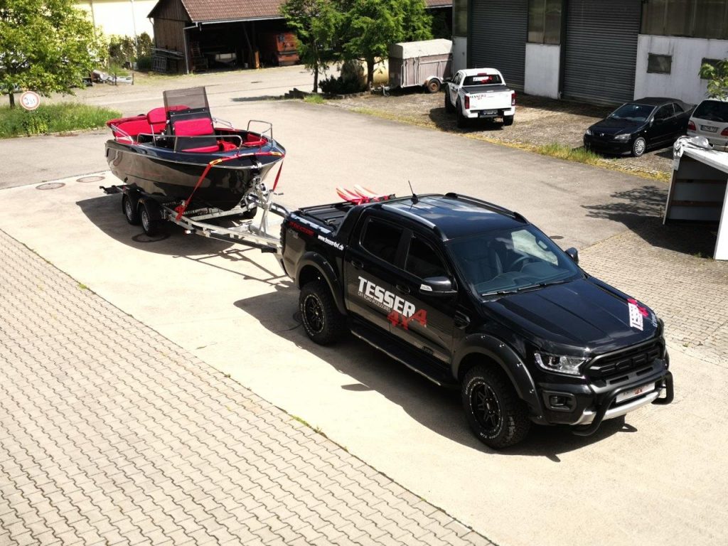 FORD RANGER Wildtrak + Motorboot MINGOLLA 19 + SUZUKI DF100 + 2to Trailer + Dachzelt