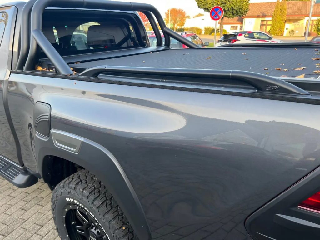Toyota Hilux 2.8 Extra Cab Autom. Invincibile Tesser4x4 + Hurter